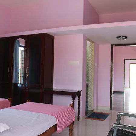 Puthenchirayil Homestay Тривандрум Экстерьер фото