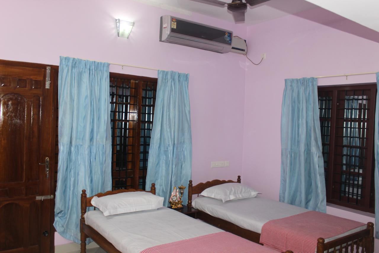 Puthenchirayil Homestay Тривандрум Экстерьер фото